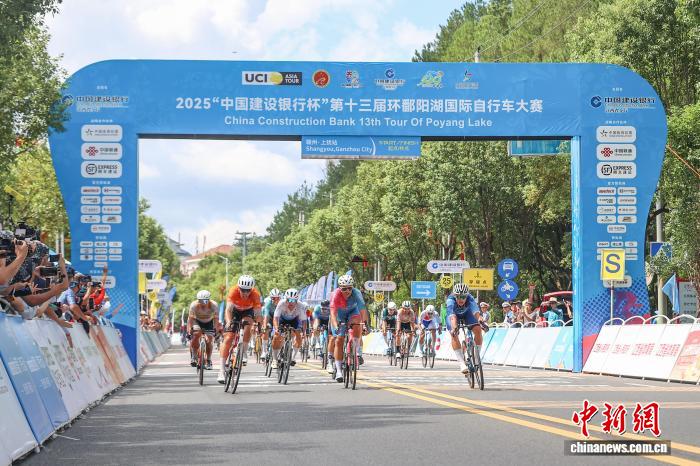 成都DYC洲际车队选手凭借前期稳健表现夺得第十