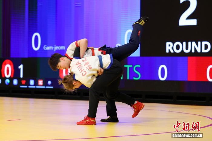 京津冀协同发展杯中国式摔跤赛在河北大厂开幕