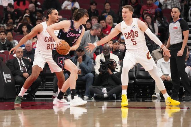 哈登36分单核带队险胜公牛 骑士末节断电仍守胜