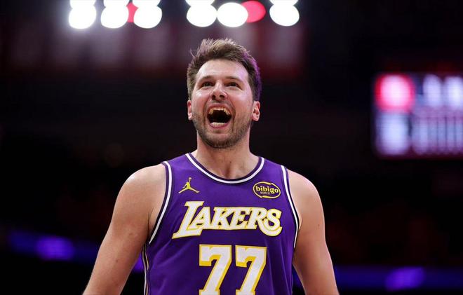 文班亚马反超亚历山大登顶MVP榜 东契奇率湖人掀