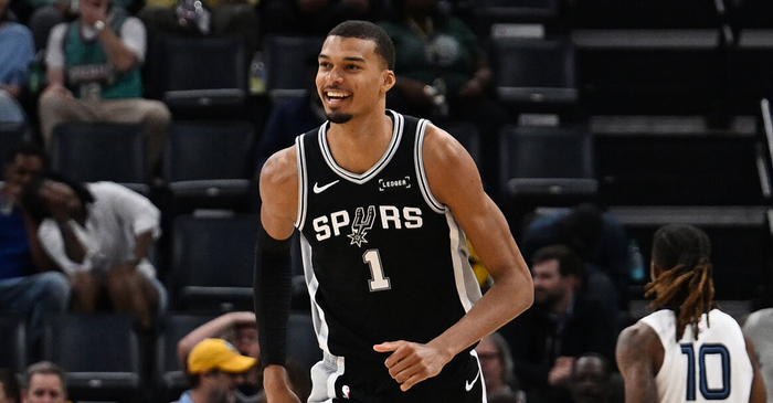 文班亚马防守统治力引热议 马刺大胜灰熊迎七连